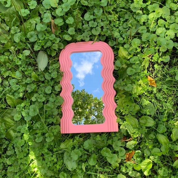 Pink wave frame mirror - Picture 1 of 1